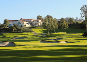 Aterrizaje de Emergencia en Campo de Golf en California: Avioneta Sorprende a Jugadores en el Riviera Country Club